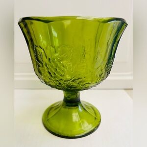 Vintage Indiana glass Grape Harvest footed compote dish in green. Mint cond